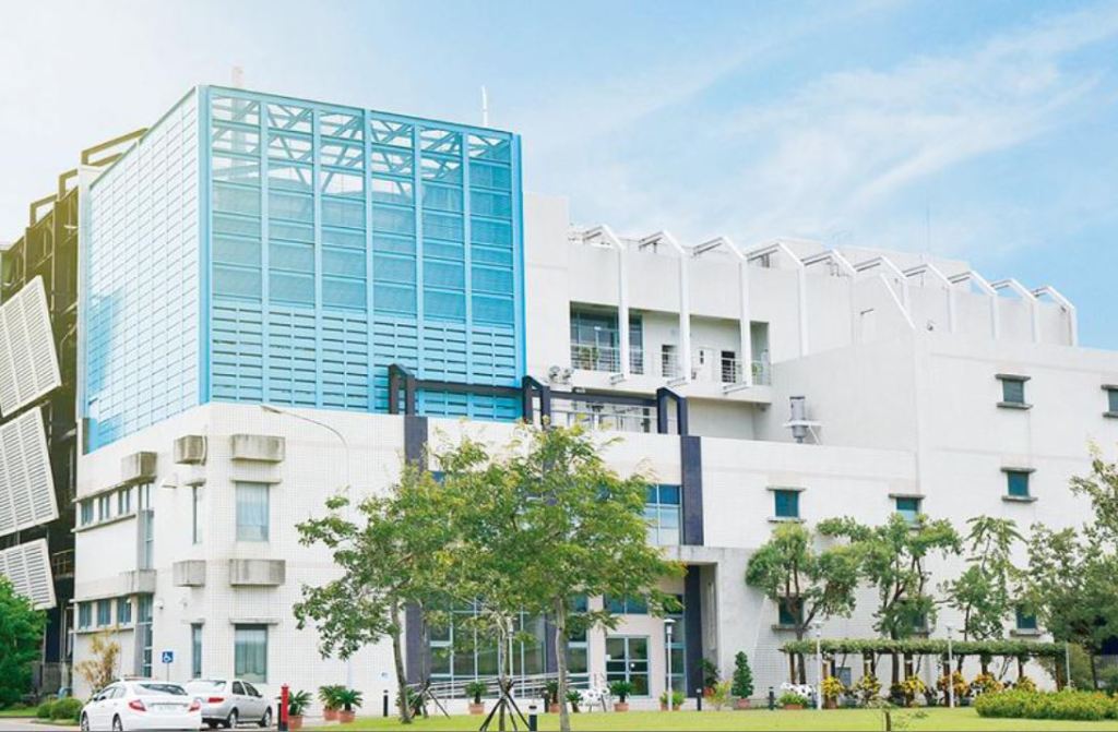 崑山科技大學邀請卓英仁博士介紹焚化爐廢棄物處理技術與未來發展趨勢